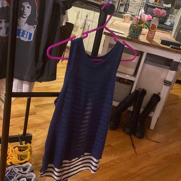 ✨🌹BNWOT🌹✨CENTRAL PARK WEST BEAUTIFULLY MADE SLEEVELESS BLOUSE✨🌹XS🌹✨STAPLE✨🌹 - Picture 3 of 9